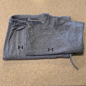 Women’s Under Armour - XL Capri pants & V-Neck T